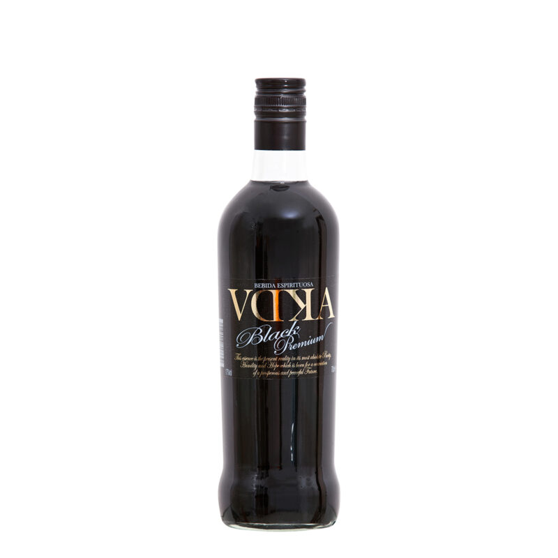 Vdka Black Premium bebida espirituosa de color negro, botella 70 cl